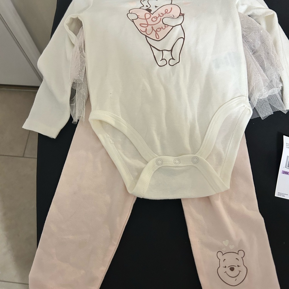 NWT Disney Baby 2 Pc Valentines Day Set With Pooh Size 24 Months